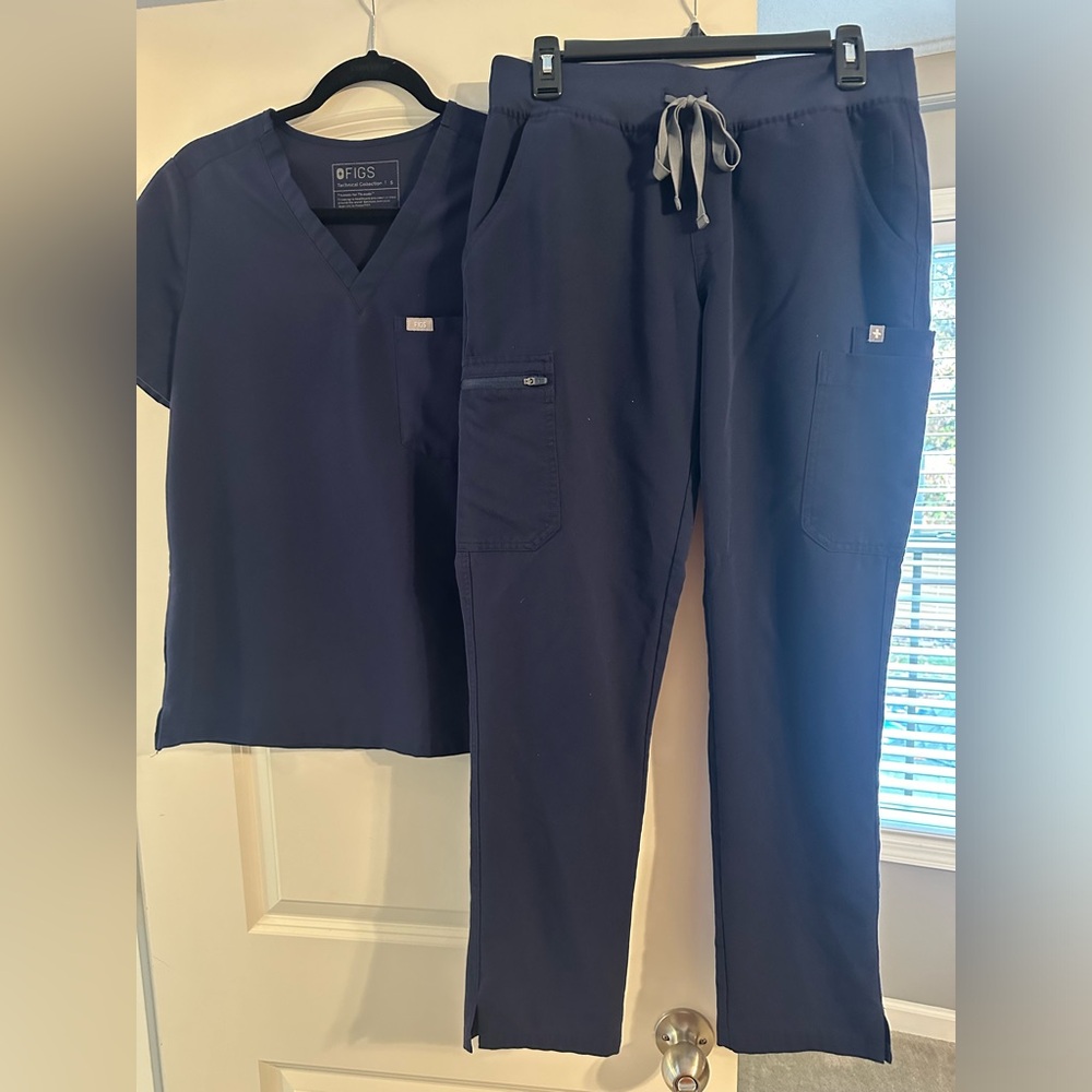 Figs scrubs set